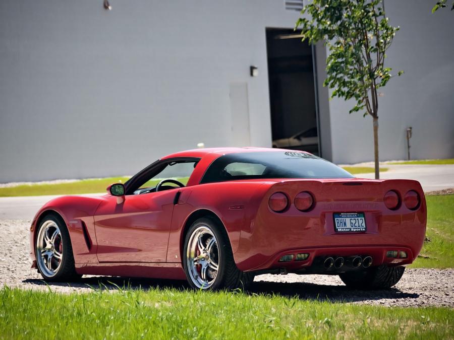  Chevrolet Corvette by Lingenfelter 2004 года  (фото 2 из 13)